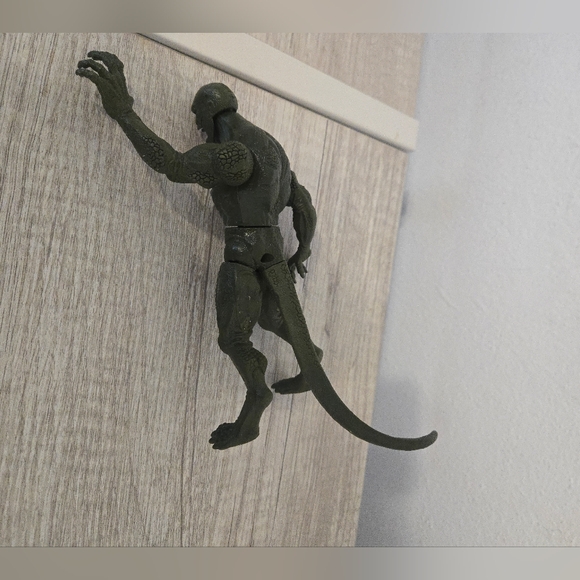 AMAZING SPIDER-MAN REPTILE MARVEL FIGURE MOSC 4" HASBRO 2011 RARE - Picture 3 of 5